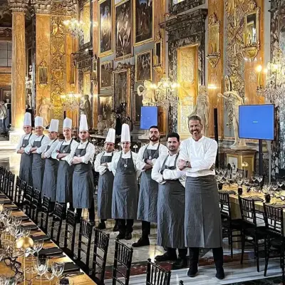 03/91/how-to-create-a-welcoming-atmosphere-in-your-restaurant-with-art-in-milan.webp