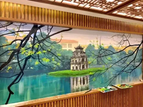 静かなホアンキエム湖の風景